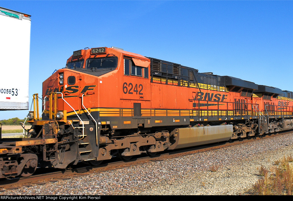 BNSF 6242 Pusher